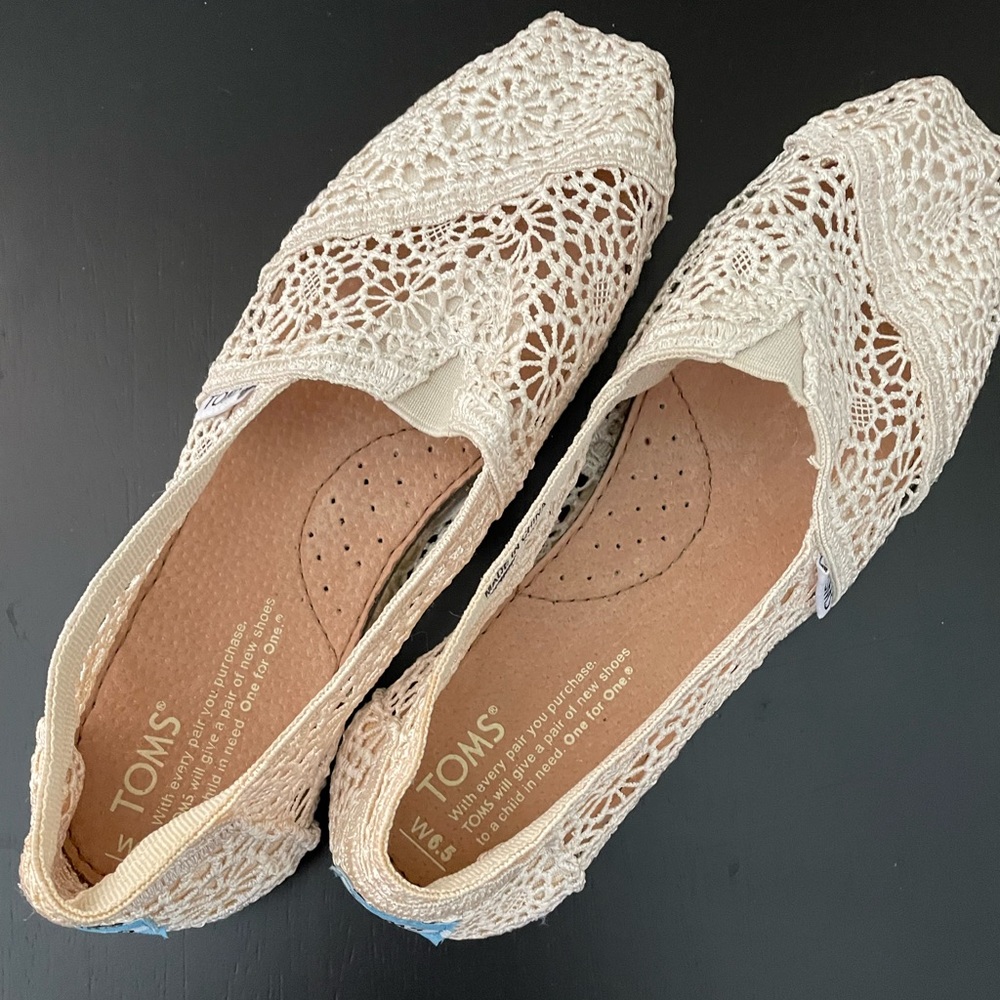 Toms Women’s Natural Crochet Alpargata Slip-On Shoes Size 6.5 - New without tags